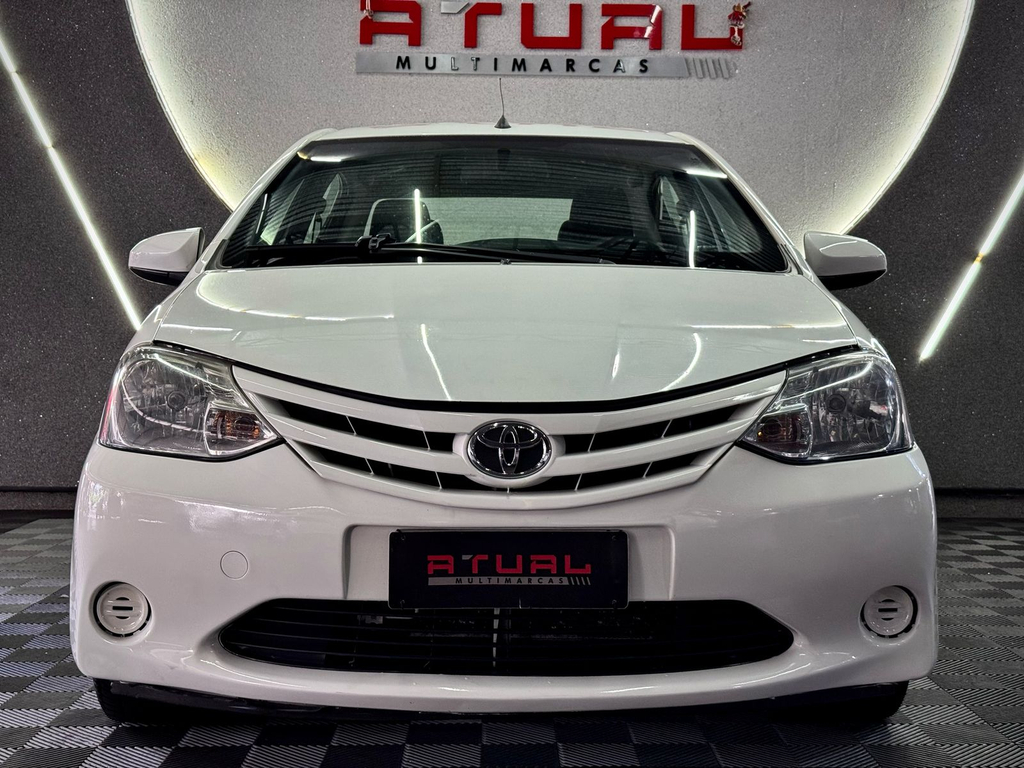 Toyota Etios Sedan X 1.5 (Flex)