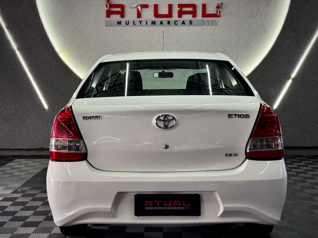 Toyota Etios Sedan X 1.5 (Flex)