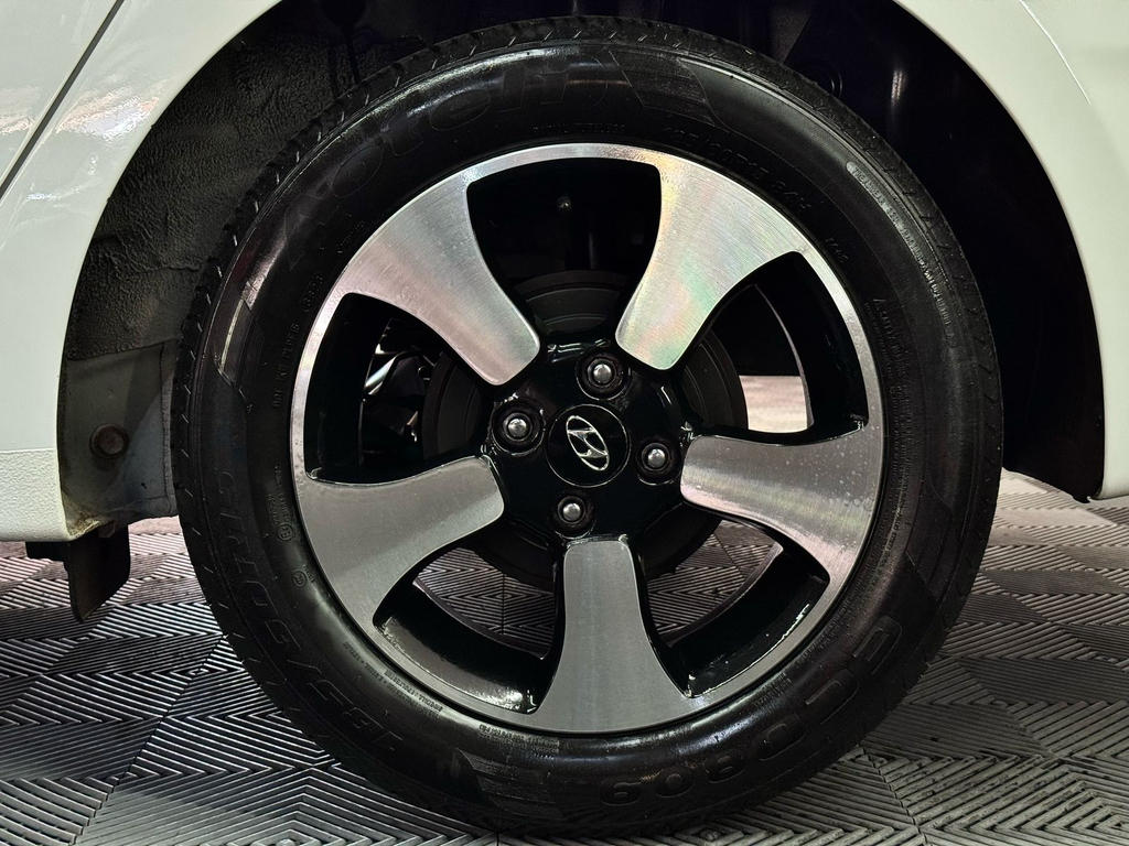 Hyundai HB20S 1.6 Comfort Plus (Aut)