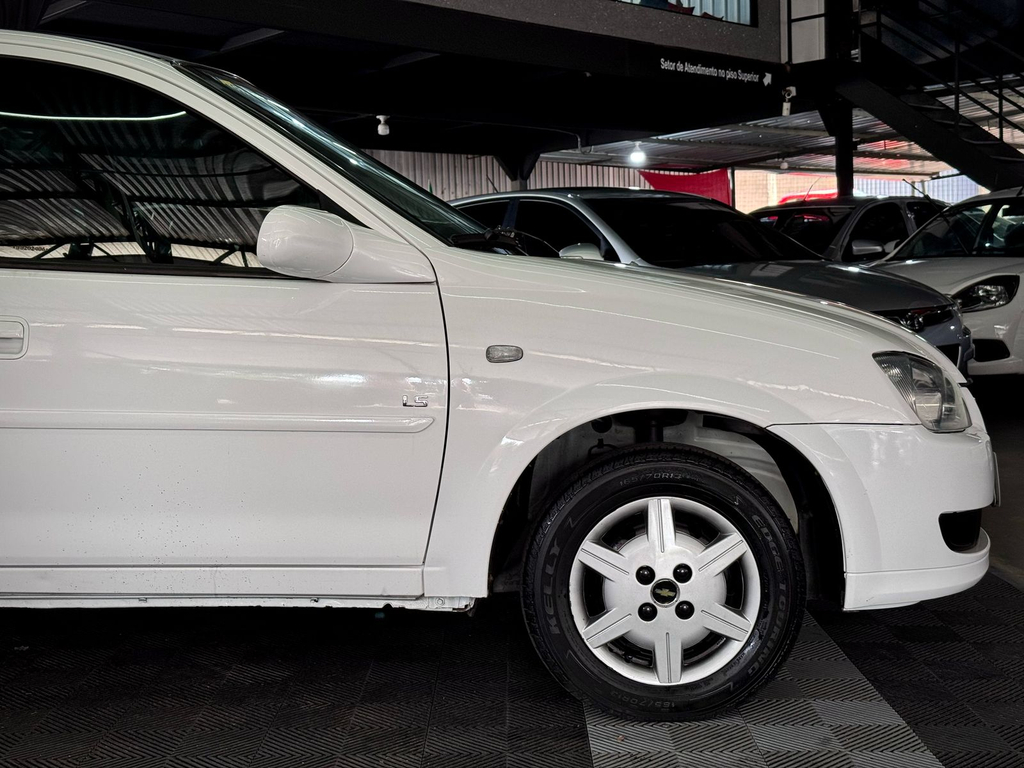 Chevrolet Classic LS 1.0 VHCE (Flex)