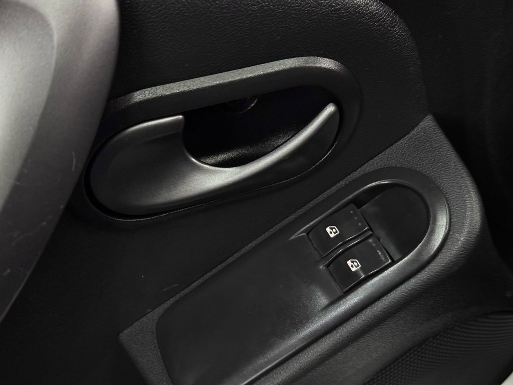 Renault Sandero Expression 1.6 8V (flex)
