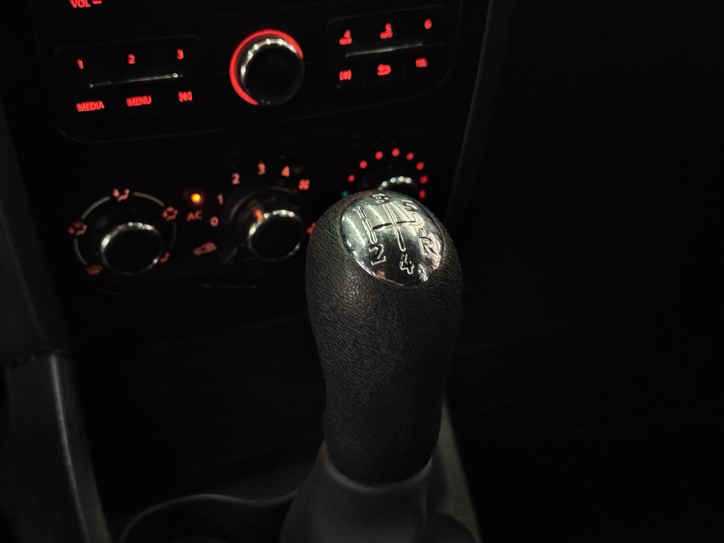 Renault Sandero Expression 1.6 8V (flex)