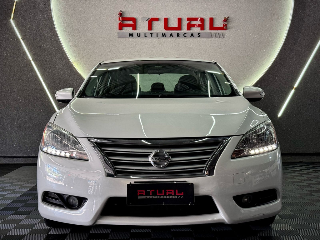 Nissan Sentra Branco