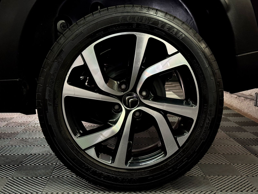 Citroen C4 Cactus Preto