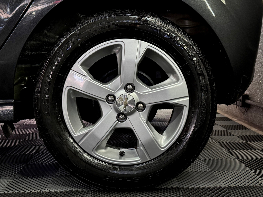 Chevrolet Onix 1.4 Lt Spe/4
