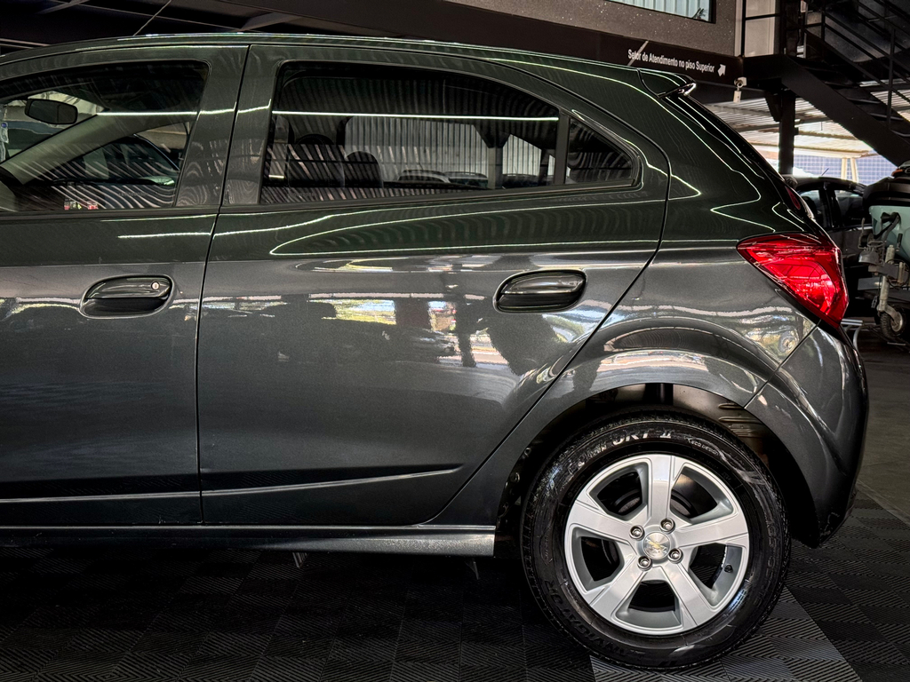 Chevrolet Onix 1.4 Lt Spe/4