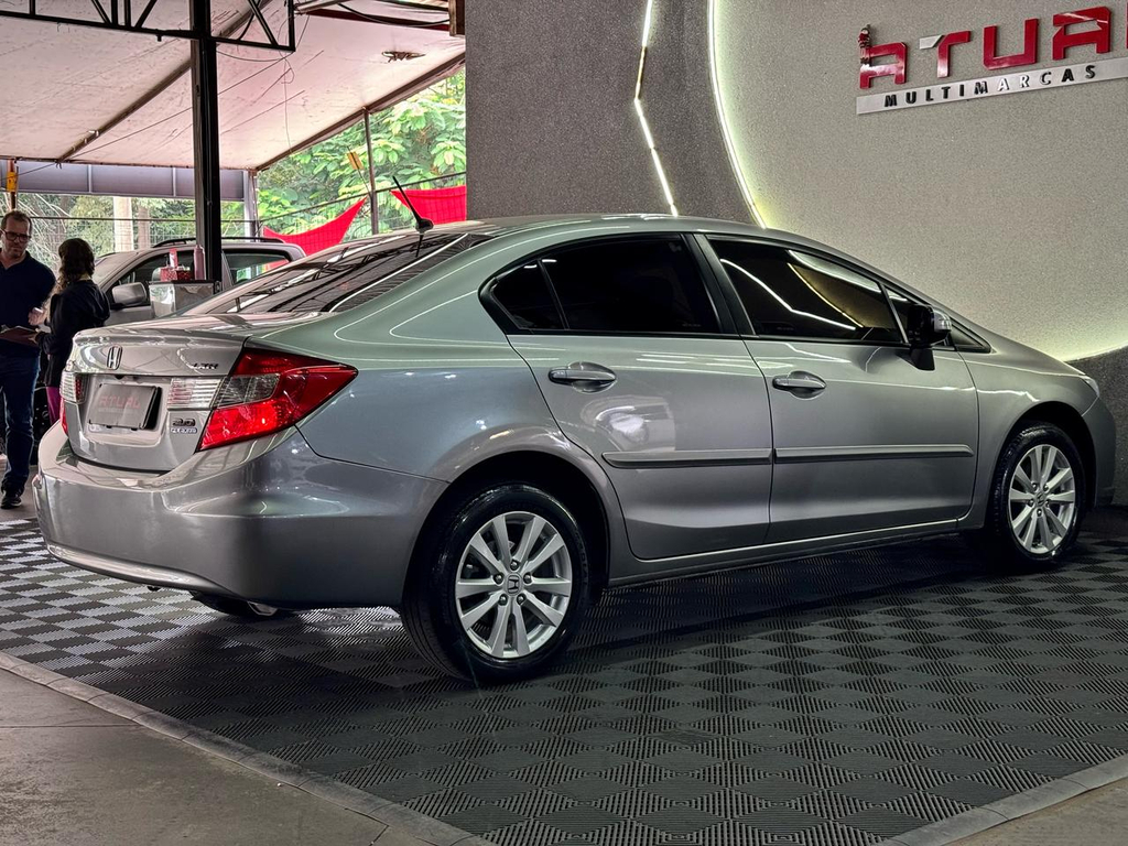 Honda Civic Cinza