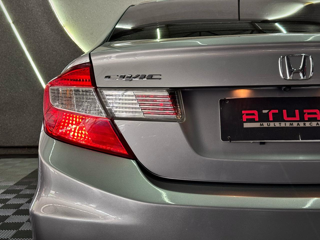 Honda Civic Cinza
