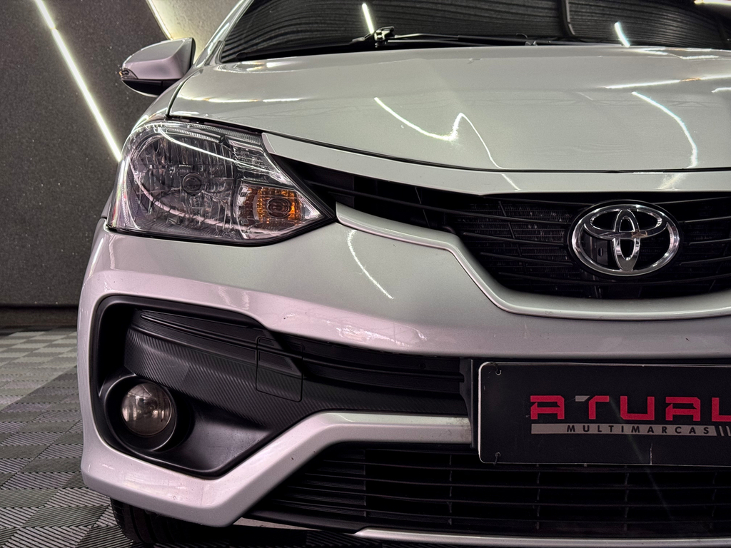 Toyota Etios Sedan Prata