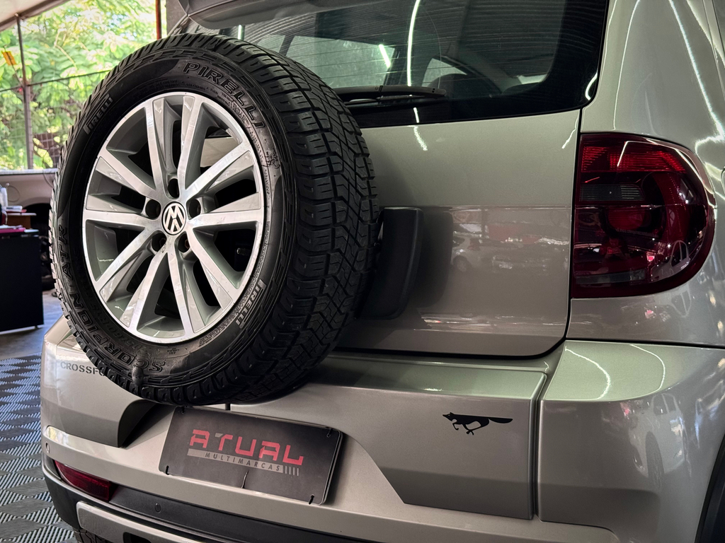 Volkswagen CrossFox Prata