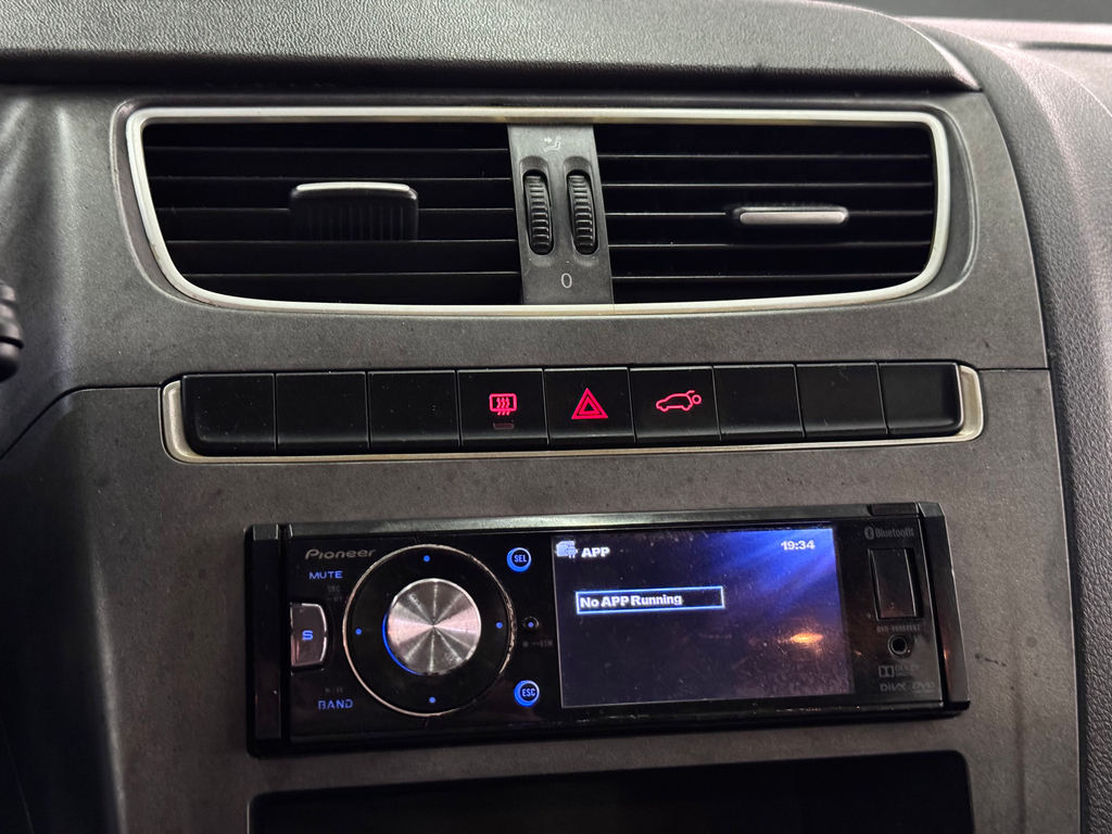 Volkswagen CrossFox Prata