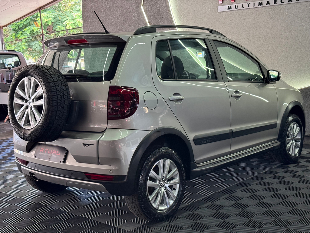 Volkswagen CrossFox Prata