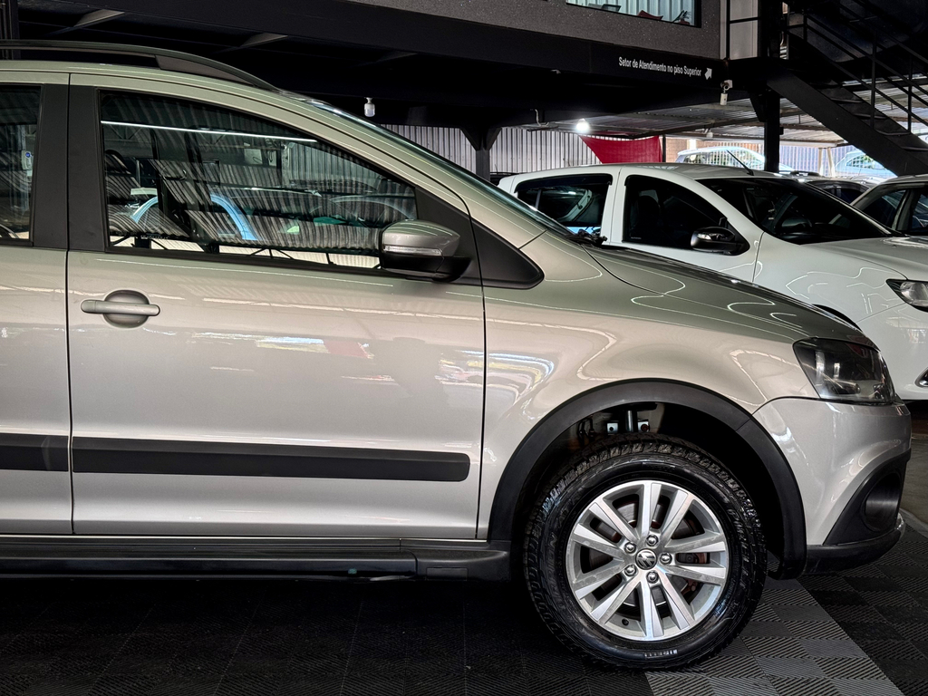 Volkswagen CrossFox Prata
