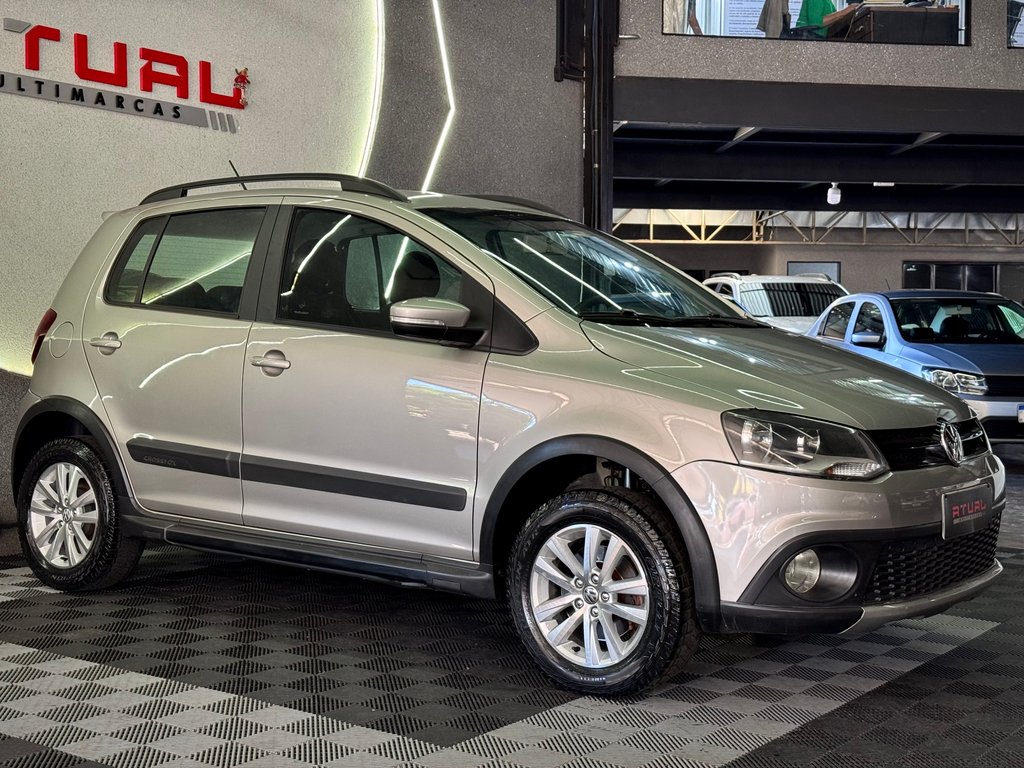 Volkswagen CrossFox Prata