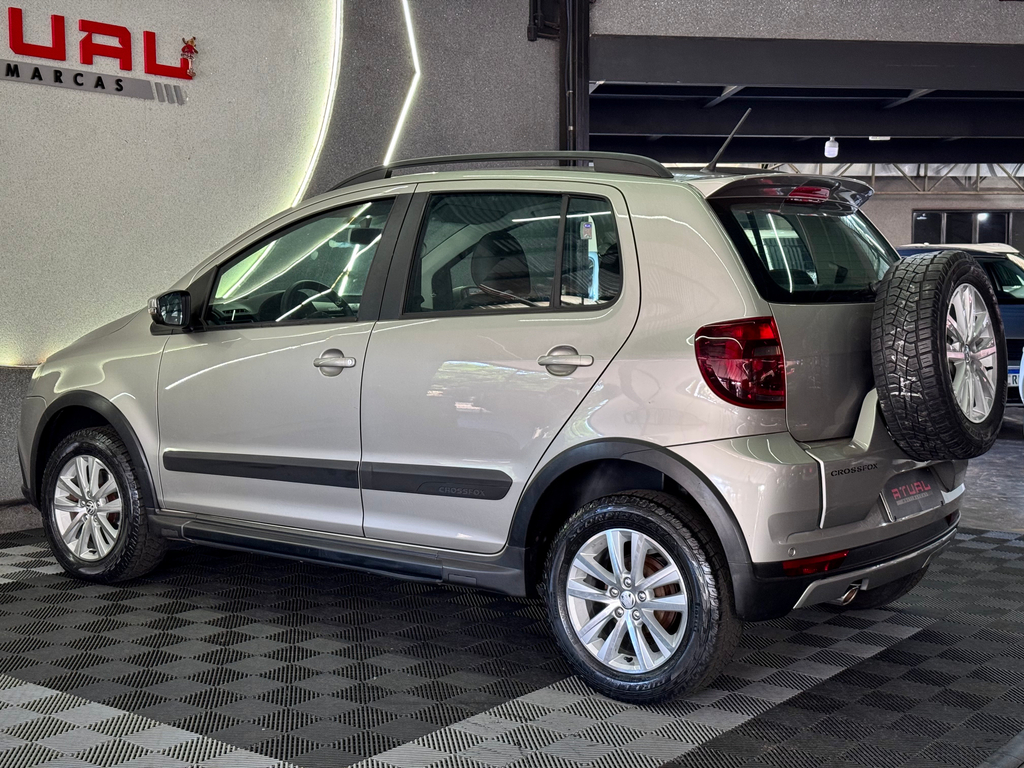 Volkswagen CrossFox Prata