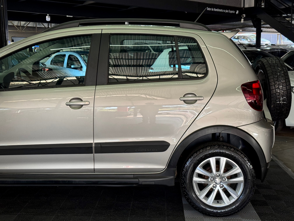 Volkswagen CrossFox Prata