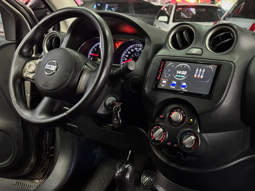 Nissan Versa 1.6 16V SL