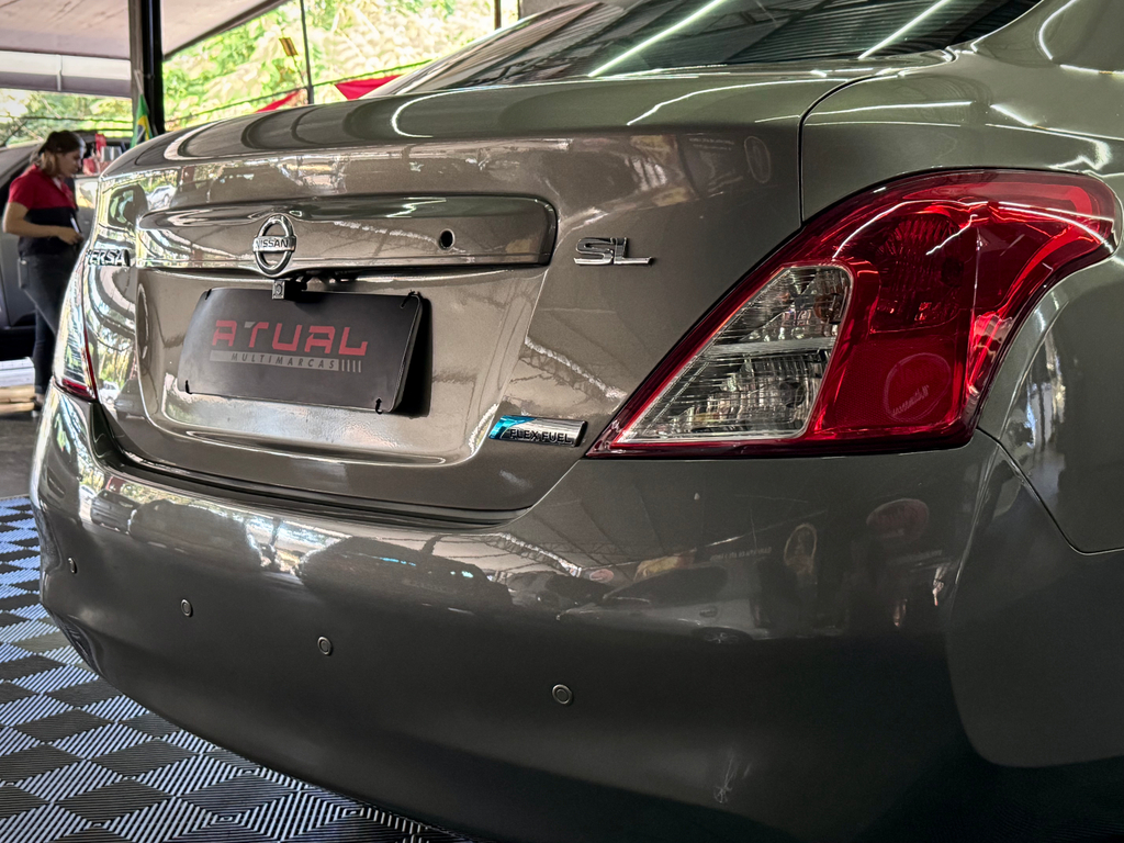Nissan Versa 1.6 16V SL