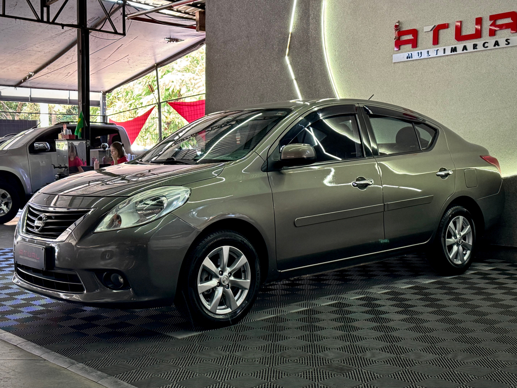 Nissan Versa 1.6 16V SL
