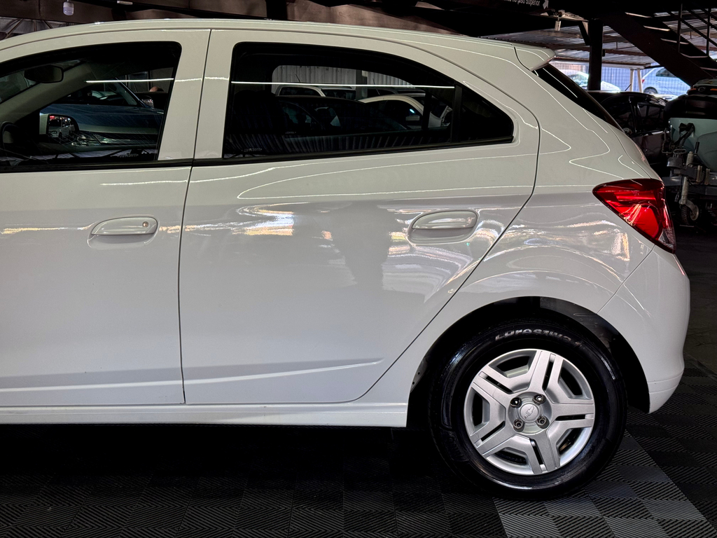 Chevrolet Onix Hatch Joy 1.0 8v Flex 5p Mec.