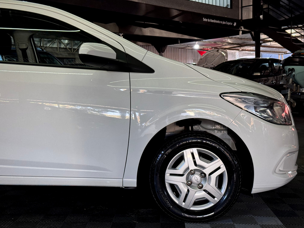 Chevrolet Onix Hatch Joy 1.0 8v Flex 5p Mec.