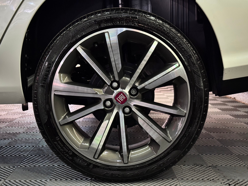 Fiat Cronos Precision 1.8 16v Flex Aut.