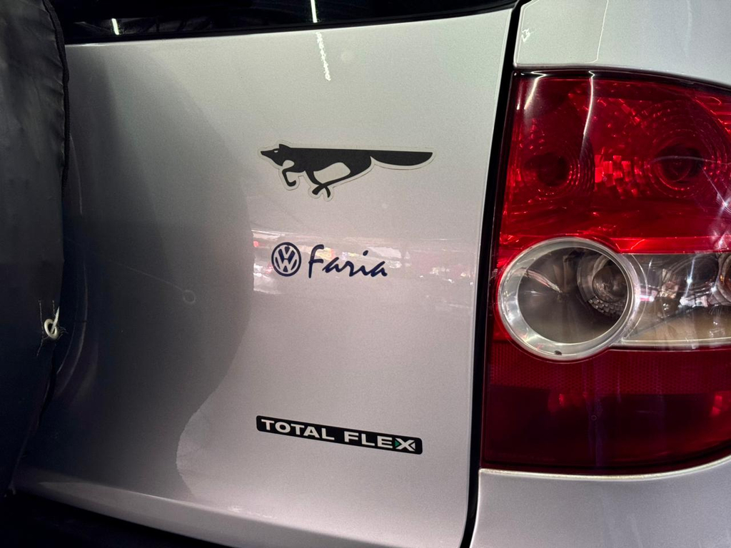 Volkswagen CrossFox Prata
