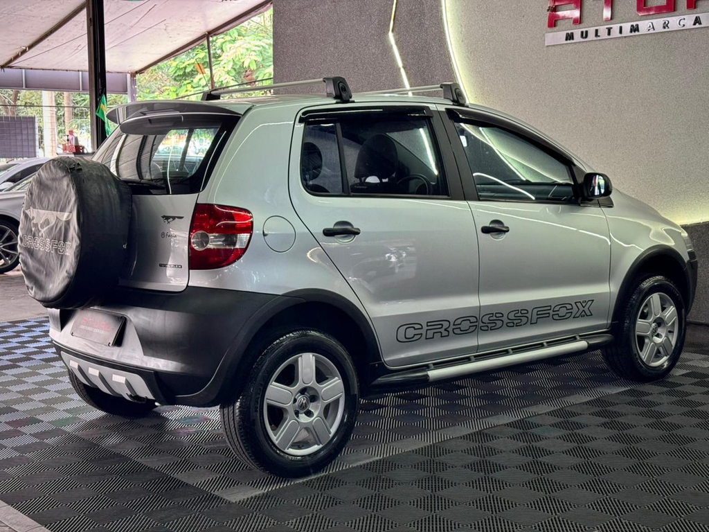 Volkswagen CrossFox Prata