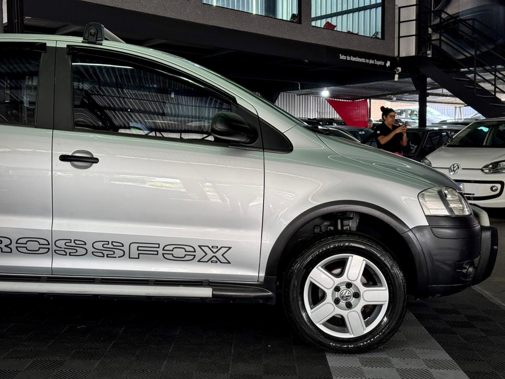 Volkswagen CrossFox Prata