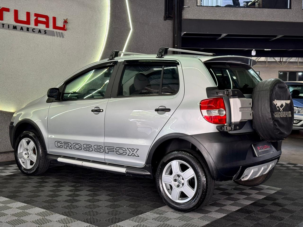Volkswagen CrossFox Prata