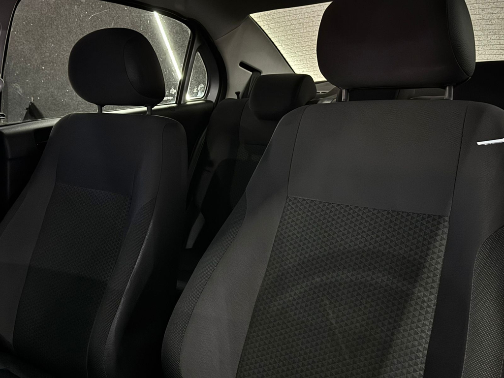 Volkswagen Voyage Prata