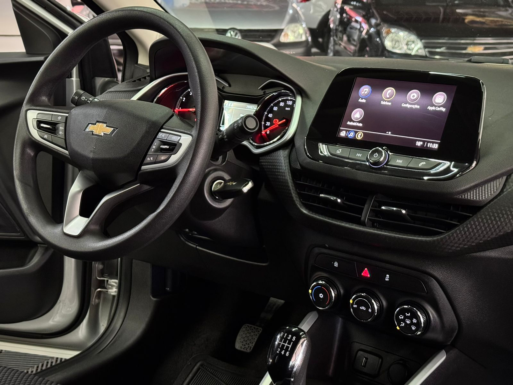 Chevrolet Onix Prata