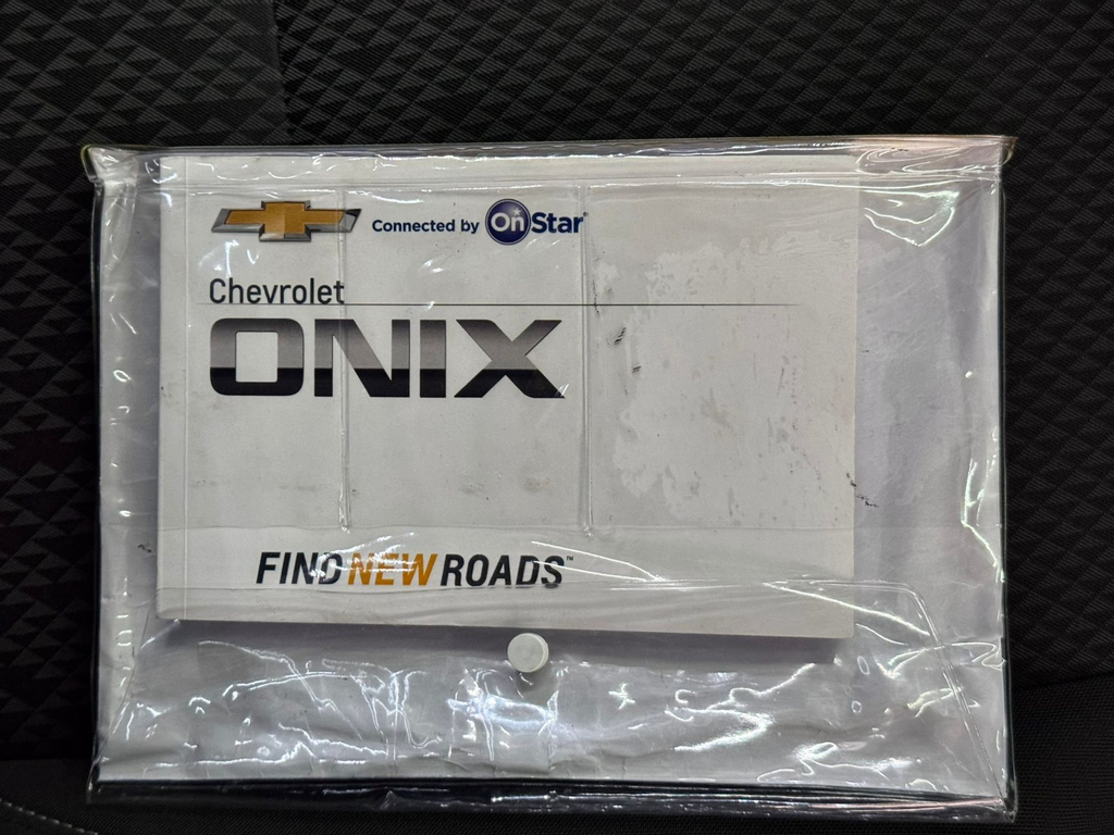 Chevrolet Onix Prata