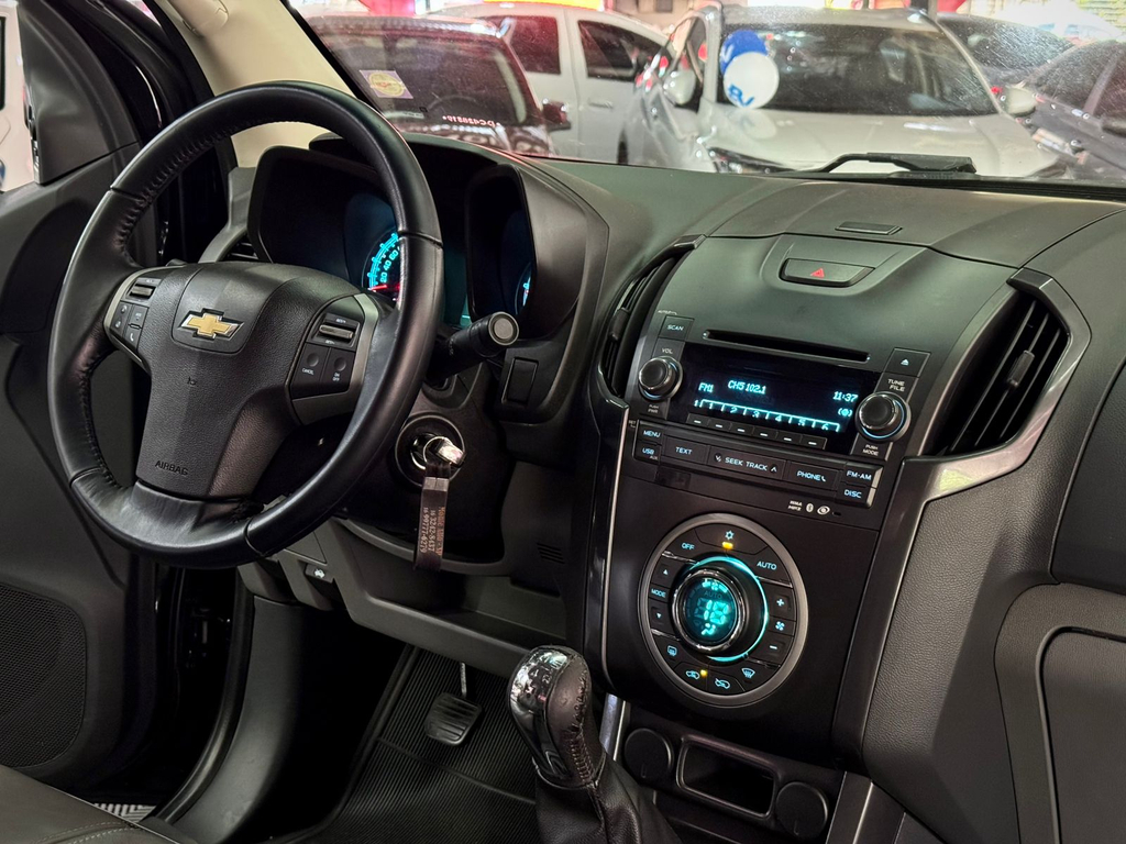 Chevrolet S10 Preto