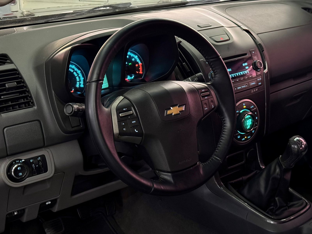Chevrolet S10 Preto