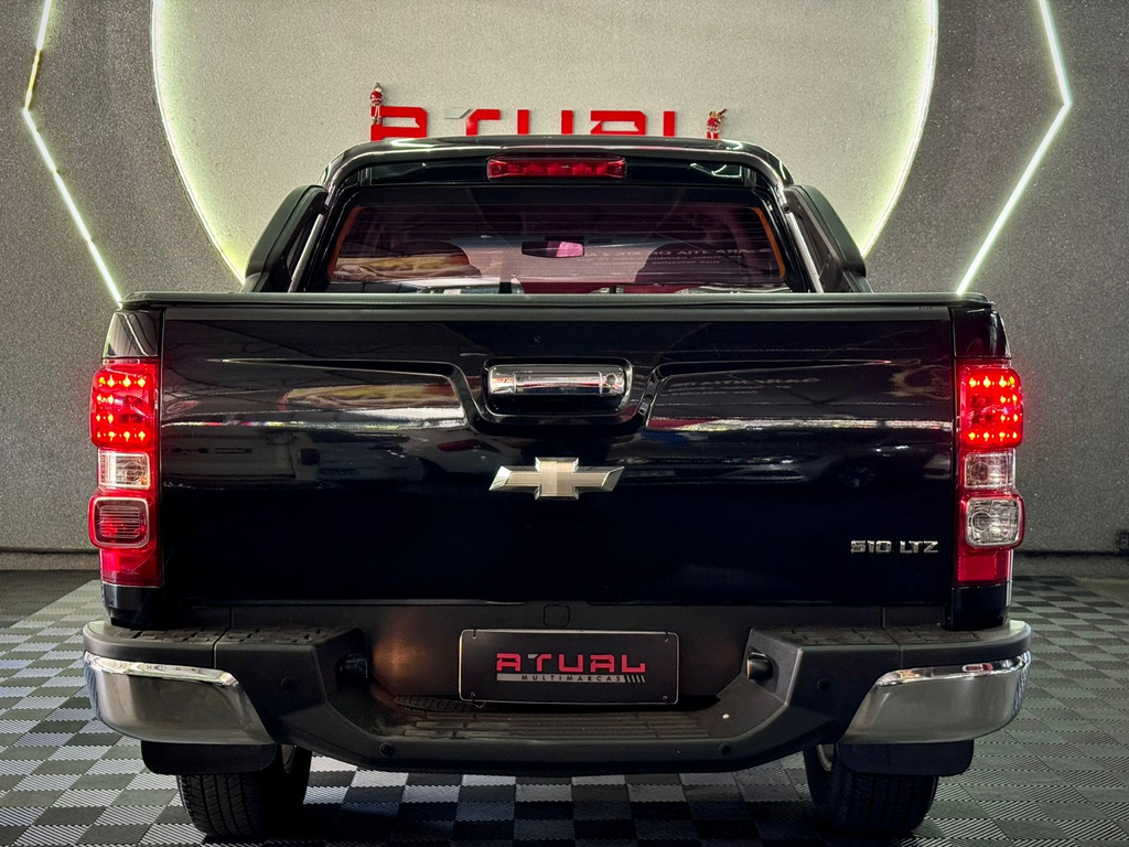 Chevrolet S10 Preto