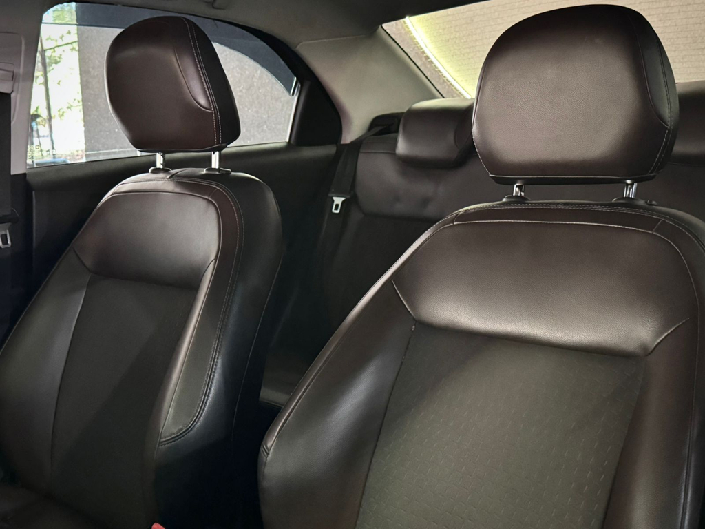 Chevrolet Cobalt Bege