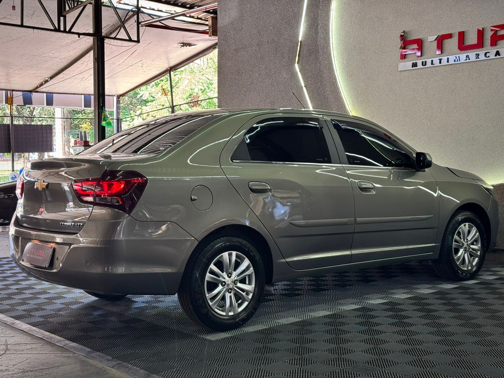 Chevrolet Cobalt Bege