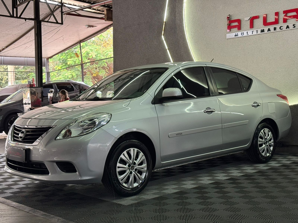 Nissan Versa 1.6 16v Sv
