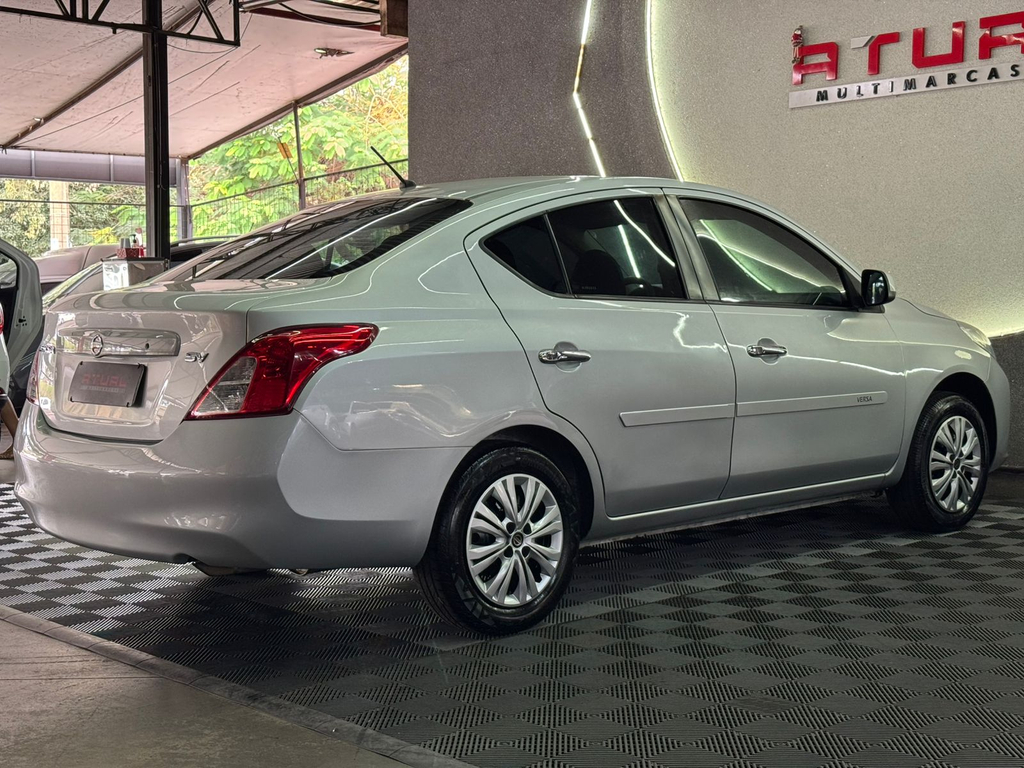 Nissan Versa 1.6 16v Sv
