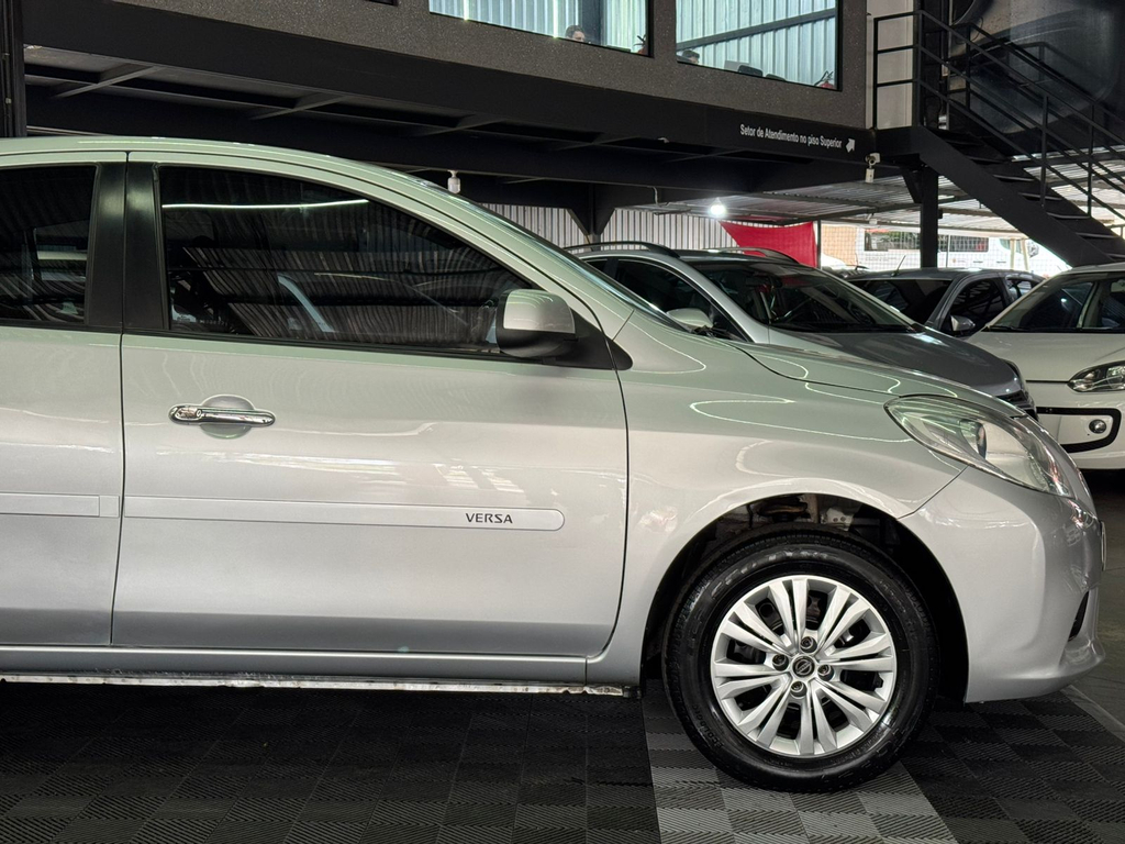 Nissan Versa 1.6 16v Sv
