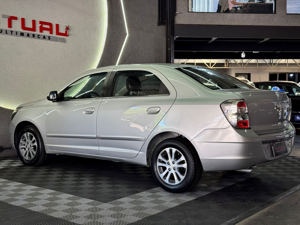 Chevrolet Cobalt Prata