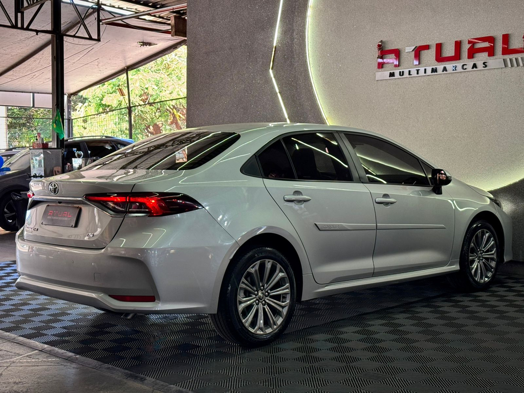 Toyota Corolla Prata