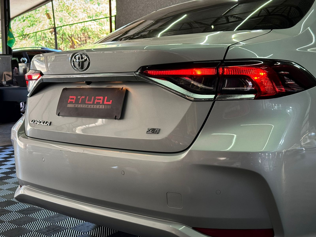 Toyota Corolla Prata