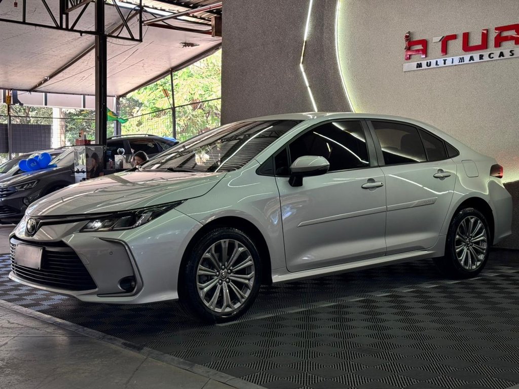 Toyota Corolla Prata