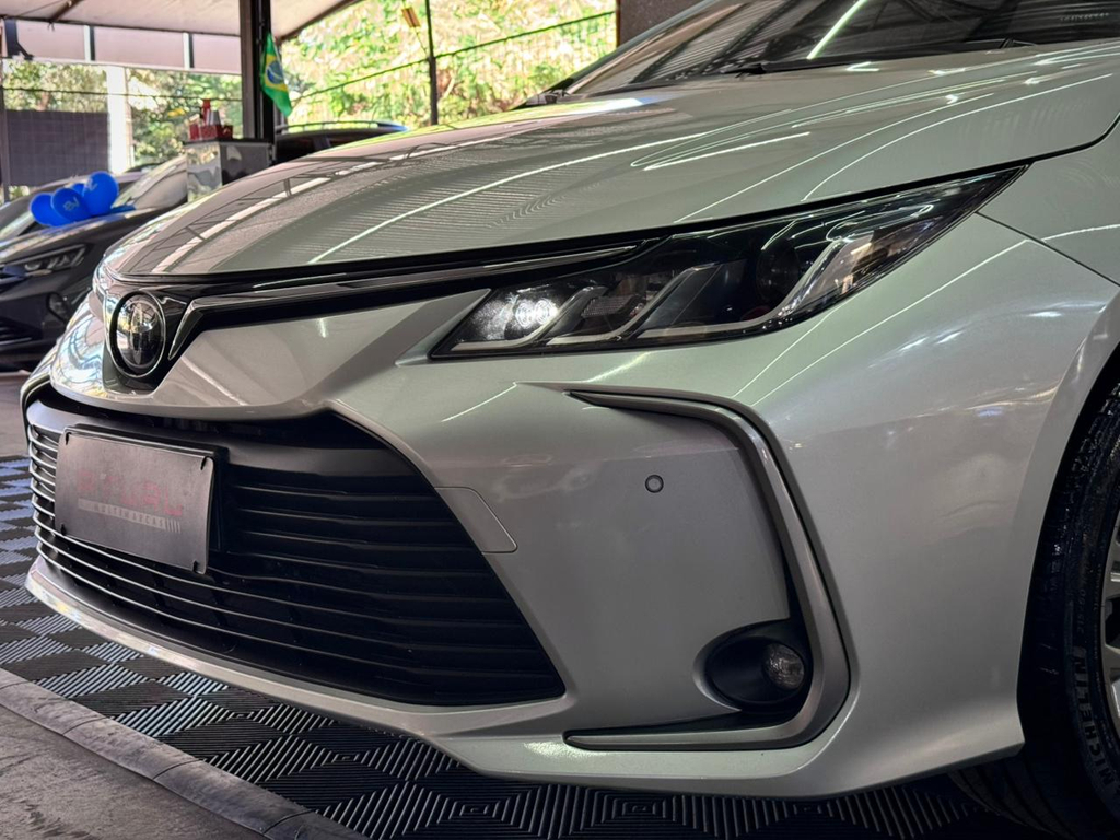 Toyota Corolla Prata