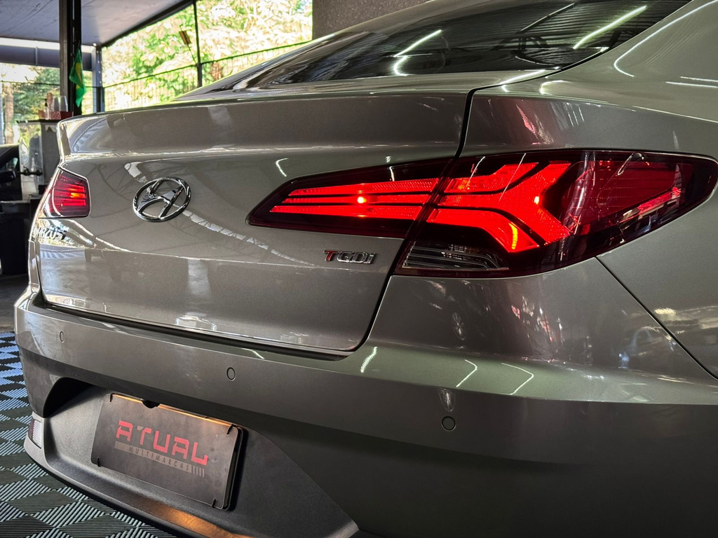 Hyundai HB20S Prata