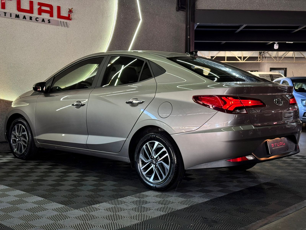 Hyundai HB20S Prata