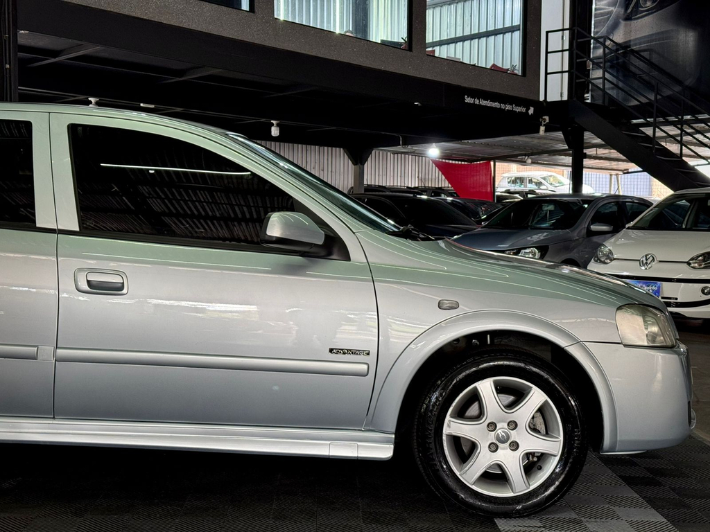 Chevrolet Astra Hatch Advantage 2.0 (Flex)