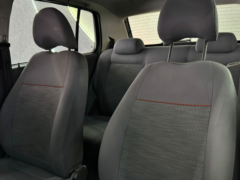 Volkswagen Fox Plus 1.6 8v (Flex)